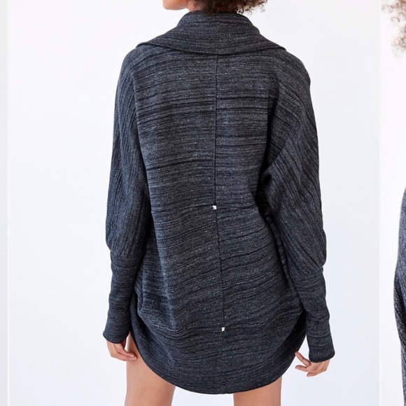 ❌SOLD❌ ✨8X HP✨ Aritzia Wilfred Diderot gray cardigan - Picture 3 of 10